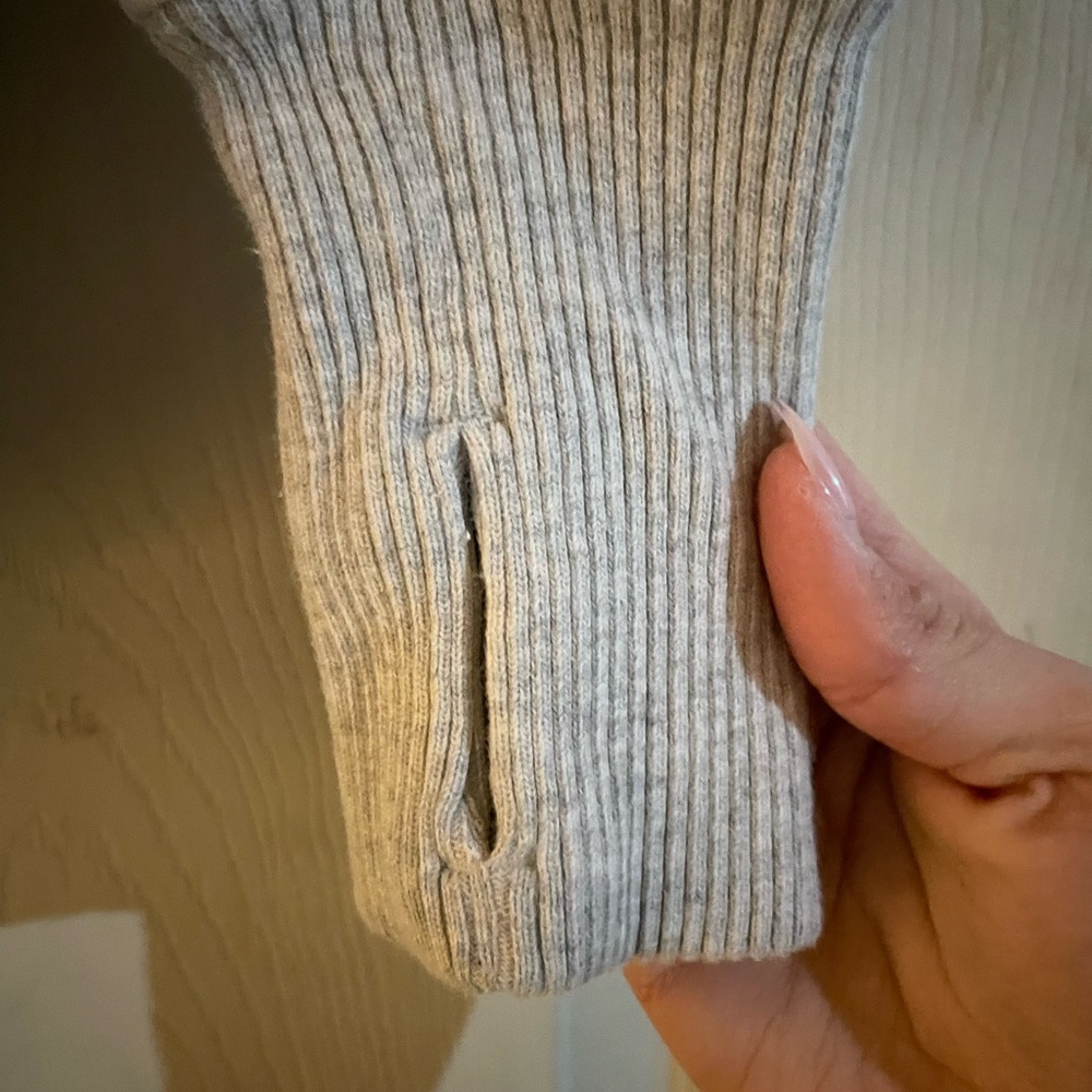 athleta pullover - Picture 3 of 3